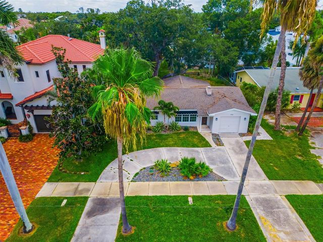 910 SNELL ISLE BOULEVARD NE, St Petersburg, FL 33704