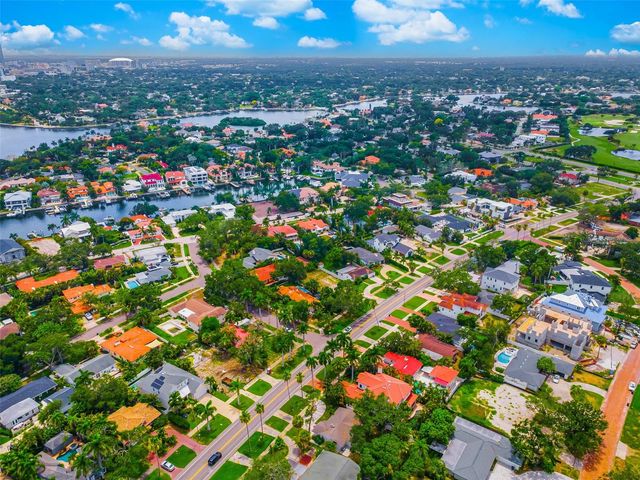 910 SNELL ISLE BOULEVARD NE, St Petersburg, FL 33704
