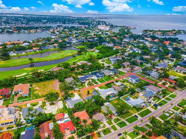 910 SNELL ISLE BOULEVARD NE, St Petersburg, FL 33704