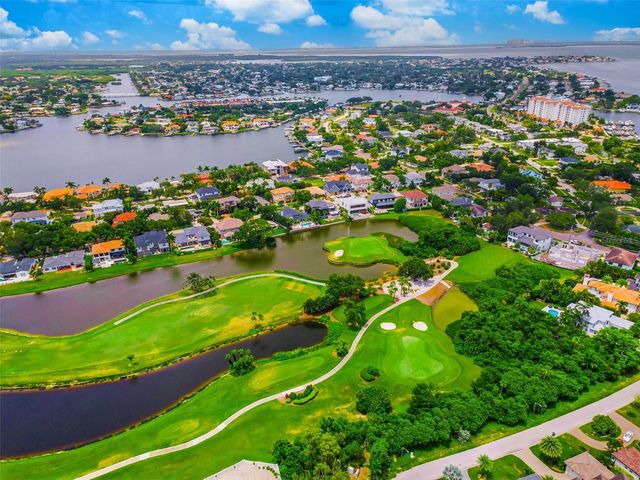 910 SNELL ISLE BOULEVARD NE, St Petersburg, FL 33704