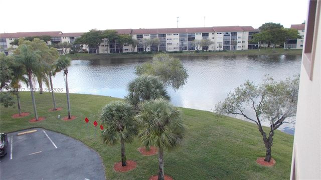 13705 SW 12th St 401B, Pembroke Pines, FL 33027