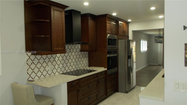 13705 SW 12th St 401B, Pembroke Pines, FL 33027