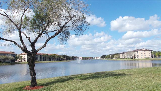 13705 SW 12th St 401B, Pembroke Pines, FL 33027