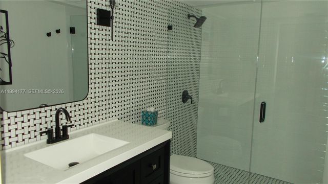 13705 SW 12th St 401B, Pembroke Pines, FL 33027