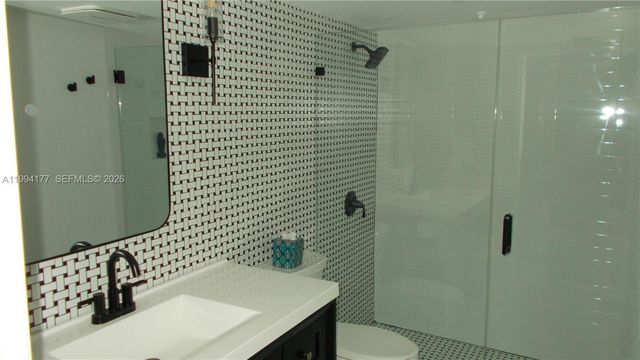 13705 SW 12th St 401B, Pembroke Pines, FL 33027