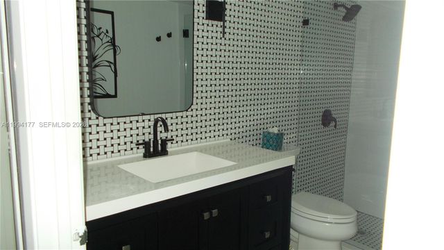 13705 SW 12th St 401B, Pembroke Pines, FL 33027