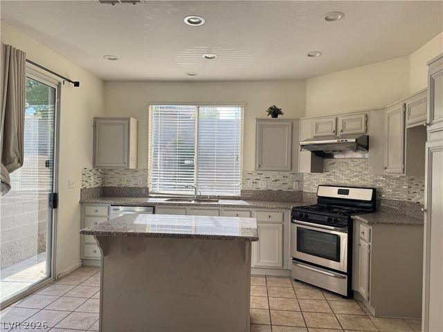 313 Lilac Arbor Street, Las Vegas, NV 89144