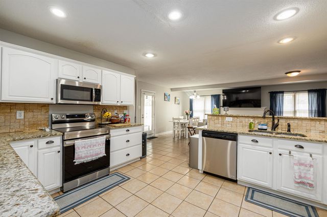 4360 GUINEVERE LN, Bartlett, TN 38135