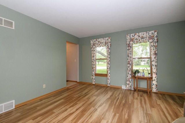 N75W28050 Schmidt LANE, Hartland, WI 53029