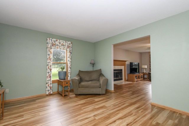 N75W28050 Schmidt LANE, Hartland, WI 53029