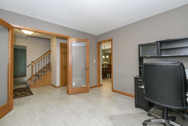 N75W28050 Schmidt LANE, Hartland, WI 53029