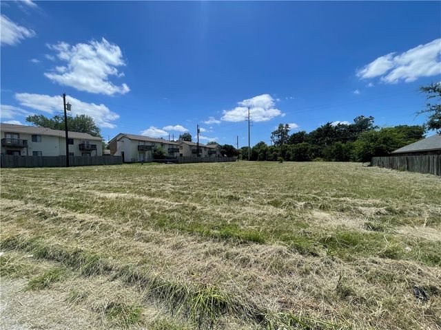 3605 Mohawk St, Bryan, TX 77802