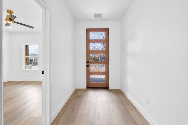 128 Cottonwood Street, Fort Worth, TX 76111