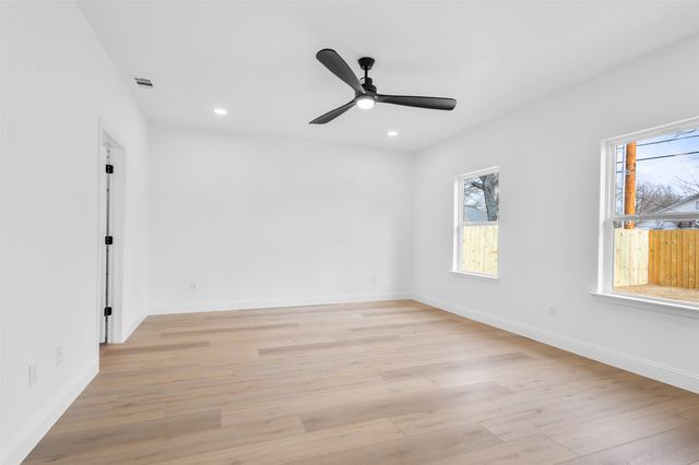 128 Cottonwood Street, Fort Worth, TX 76111