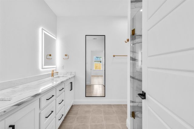 128 Cottonwood Street, Fort Worth, TX 76111