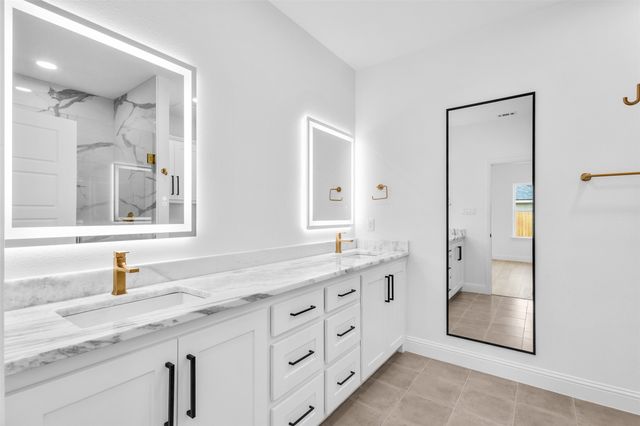 128 Cottonwood Street, Fort Worth, TX 76111