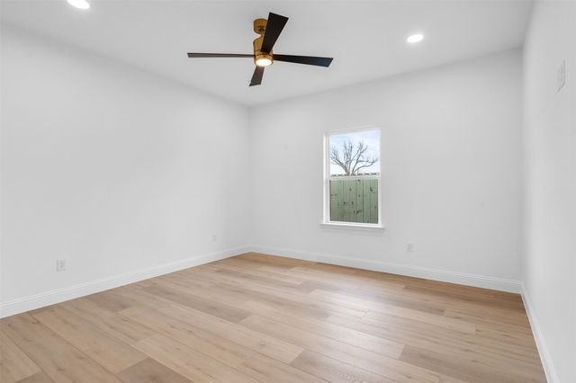 128 Cottonwood Street, Fort Worth, TX 76111