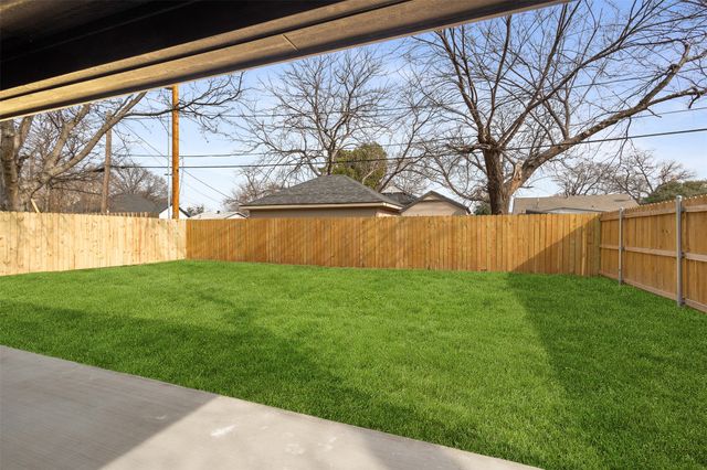 128 Cottonwood Street, Fort Worth, TX 76111