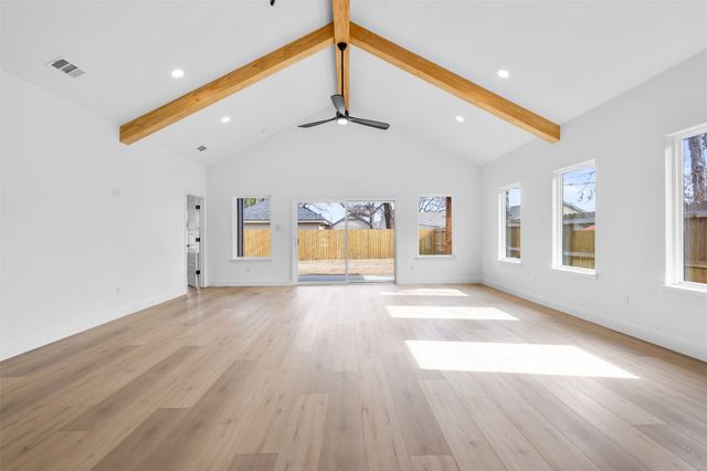 128 Cottonwood Street, Fort Worth, TX 76111