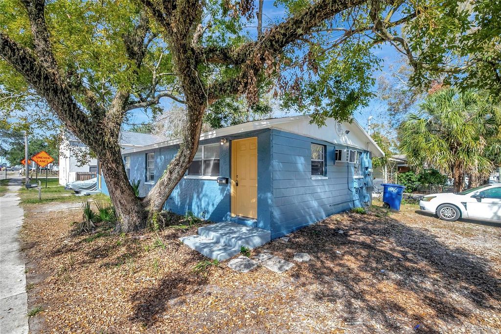 910 E WATERS AVENUE, Tampa, FL 33604