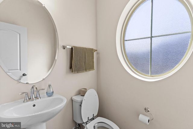 1401 OCCOQUAN HEIGHTS CT, Occoquan, VA 22125