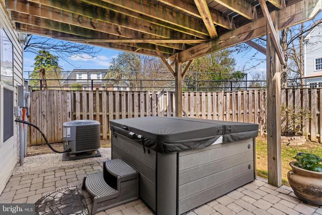 1401 OCCOQUAN HEIGHTS CT, Occoquan, VA 22125