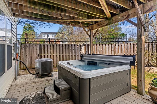 1401 OCCOQUAN HEIGHTS CT, Occoquan, VA 22125