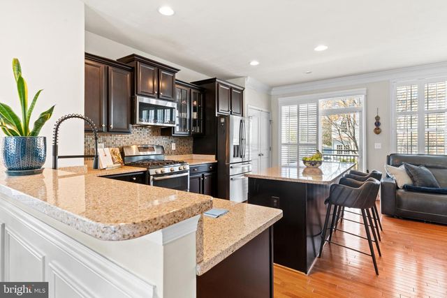 1401 OCCOQUAN HEIGHTS CT, Occoquan, VA 22125