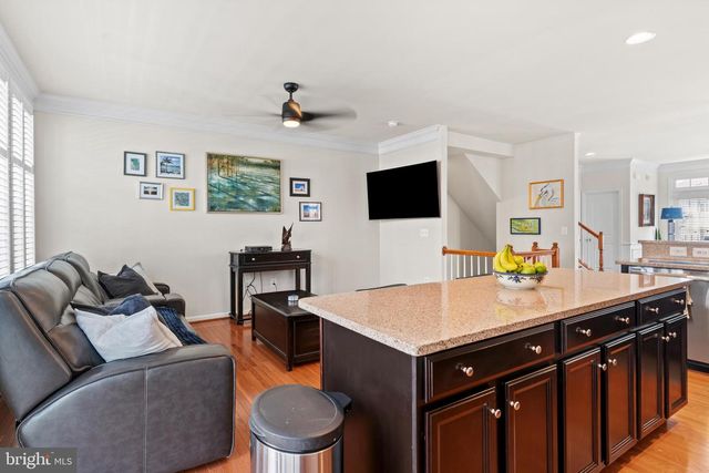 1401 OCCOQUAN HEIGHTS CT, Occoquan, VA 22125