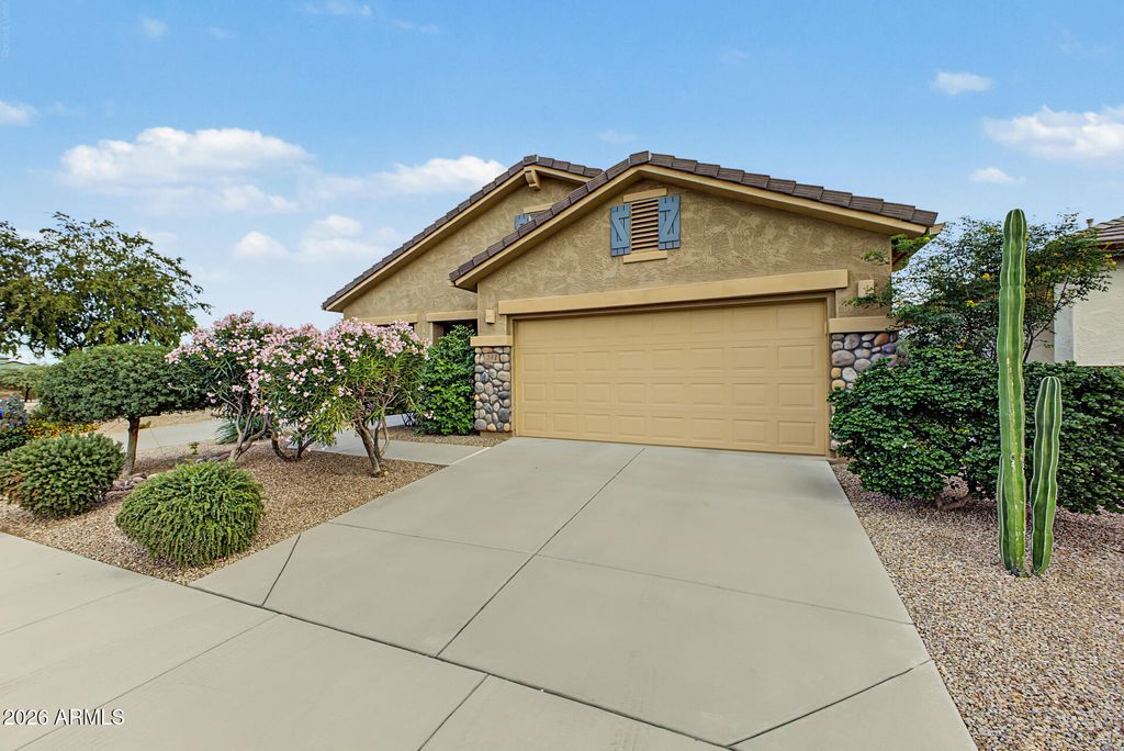 241 W SUMMIT Circle, San Tan Valley, AZ 85143 — photo 3