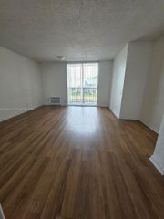 16450 NW 2nd Ave 214, Miami, FL 33169