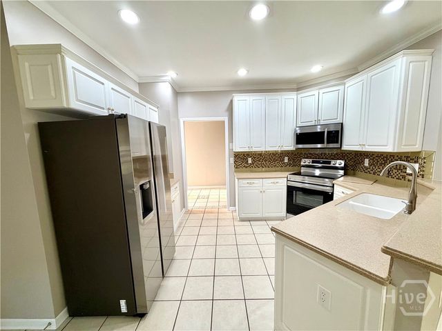 6 Oak Park Place, Savannah, GA 31419