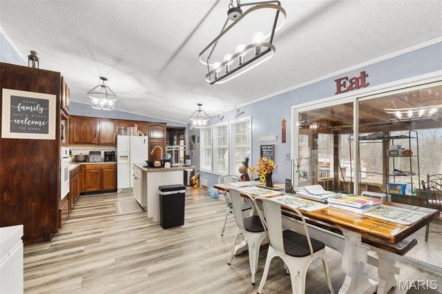 1560 Highway H, Farmington, MO 63640