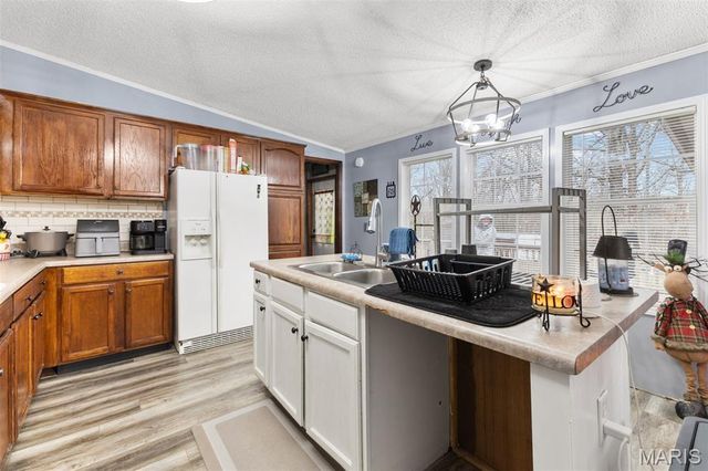 1560 Highway H, Farmington, MO 63640