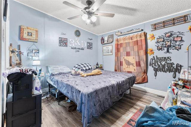 1560 Highway H, Farmington, MO 63640