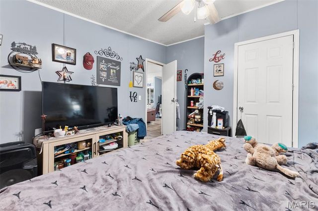 1560 Highway H, Farmington, MO 63640