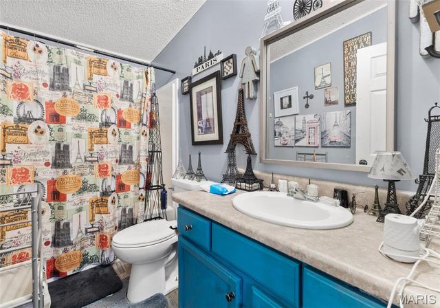 1560 Highway H, Farmington, MO 63640