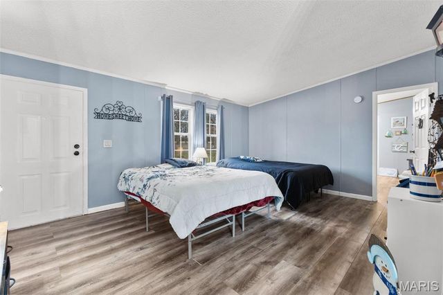 1560 Highway H, Farmington, MO 63640