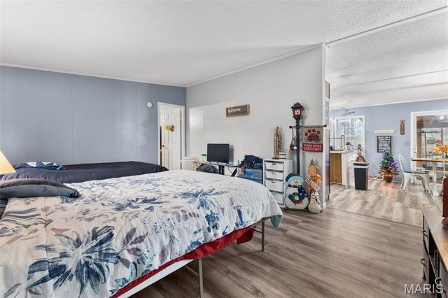 1560 Highway H, Farmington, MO 63640