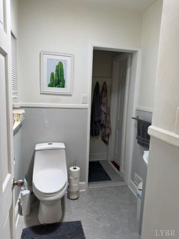 153 Ridge Street, Madison Heights, VA 24572