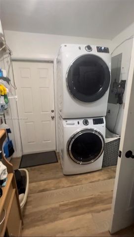 7161 SW 13th St, Pembroke Pines, FL 33023