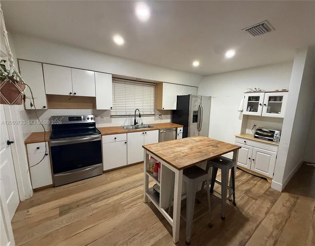 7161 SW 13th St, Pembroke Pines, FL 33023