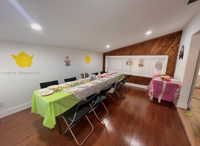 7161 SW 13th St, Pembroke Pines, FL 33023
