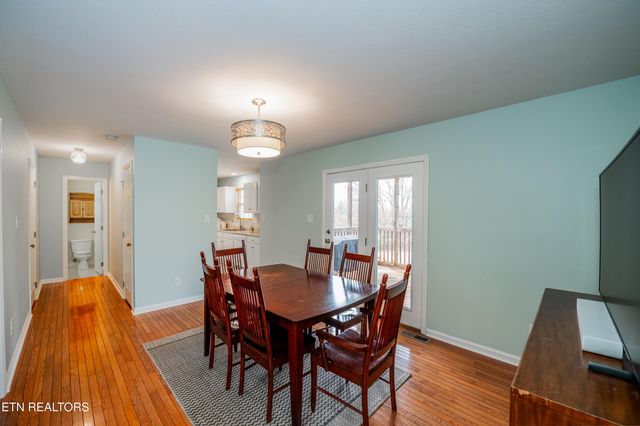 260 Oakwood Estates Drive, Lenoir City, TN 37772