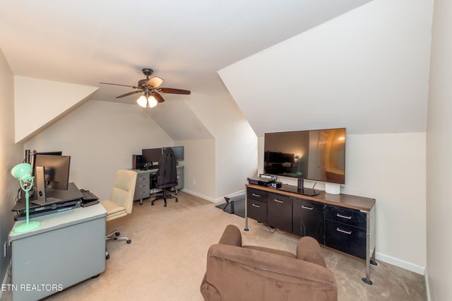 260 Oakwood Estates Drive, Lenoir City, TN 37772