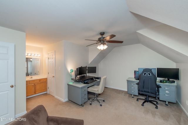 260 Oakwood Estates Drive, Lenoir City, TN 37772