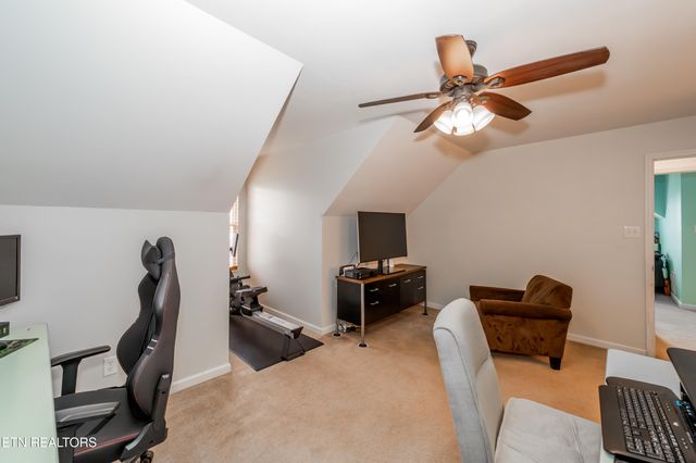 260 Oakwood Estates Drive, Lenoir City, TN 37772