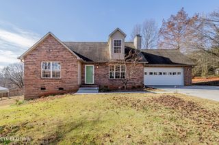 260 Oakwood Estates Drive, Lenoir City, TN 37772