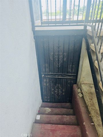 5226 Ithaca, Los Angeles, CA 90032