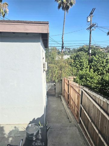5226 Ithaca, Los Angeles, CA 90032